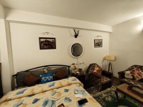 Rap's Den